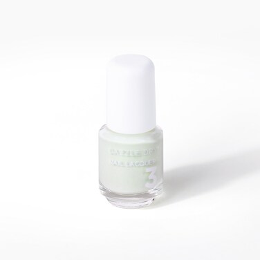 Dazzle Dry Nail Mini Lacquer (Step 3) - Honeydew - A pale minty green with yellow undertones. Semi-sheer cream. (0.17 fl oz/ 5 Manicures)
