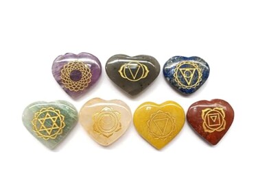 Jet 7 Chakra Reiki Stone Set Heart Shape Engraving for Symbolizing Body Chakras - 7 Stones for Peace of Mind, Positive Energy, Relaxation, Crystal Therapy, Massage