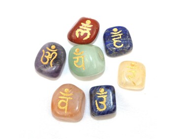 Tumbled Sanskrit Chakra 7 Stones Set Symbolizing Body Engraved Chakras Reiki with Pouch Divine Meditation Spiritual Healing Energy Mystic Magical Pagan Wicca Gift Auspicious Chakra Balancing