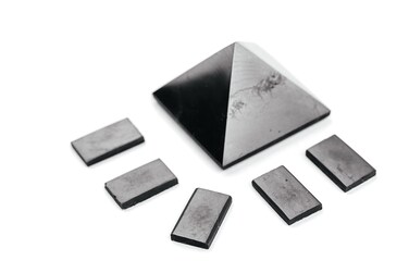 Shungite Pyramid 1.6" (4 cm) &amp; Shungite Cell Phone Stickers (5 pcs) - Crystals Rocks Protection Blocker Set - Original Black Stones for Whole House Protection - Body Well Chip by KARELIANMASTERS