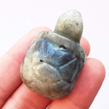 1 Pcs Natural Moonstone Tortoise Crystals and Healing Stones, 1.5" Hand Carved Animal Collectible Sculpture Fengshui Healing Crystal