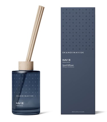Skandinavisk HAV 'Sea' Scent Diffuser with 8 Reeds. Lasts +3 Months. Fragrance Notes: Salt Spray and Sea Kelp, Hawthorn and Beach Rose. 6.75 fl. oz.