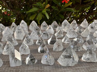 GAF TREASURES Apophyllite Tips, Apophyllite Point, Apophyllite Pyramid, Some with Rainbow Inclusions, Raw Crystals and Stones (2 oz)