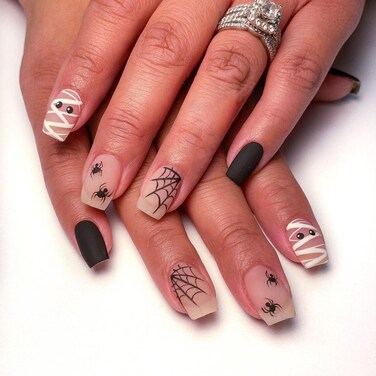 Halloween Press on Nails Square Short Fake Nails with Spider &amp; Mummy Designs Acrylic Nails Press ons Matte Glue on Nails Black Full Cover Halloween Stick on Nails for Women 24Pcs