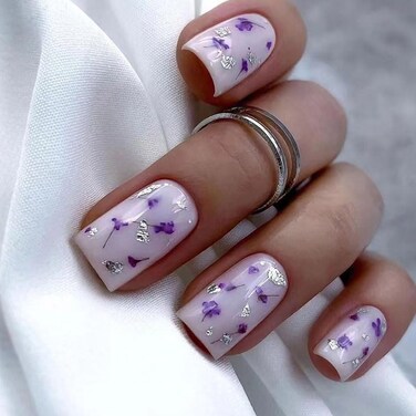 Press on Nails Short Medium Square Light Purple Fake Nails with Exquisite Flower Design, Press ons Artificial Acrylic Full Cover False Stick on Nail for Women Girls Daily Wear Wedding 24Pcs