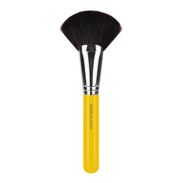 Bdellium Tools Professional Makeup Brush - Studio Series 991 Powder Fan - With Soft Synthetic and Natural Mixed Fibers, For Defining the Cheekbones (Yellow, 1pc)