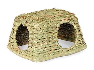 Prevue Pet Products Natures Hideaway Grass Hut Small Animal Toy for Guinea Pigs Rabbits Chinchilla Hamsters Gerbils Mice Woven Hay Grass Natural Hide Explore Toy Medium