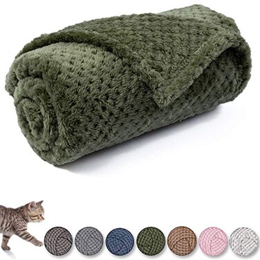 CUTEMATE Warm Soft Fuzzy Dog or Cat Blanket Plush Fleece Throws for Bed Couch Sofa Travel M32 x 40 Dark Green
