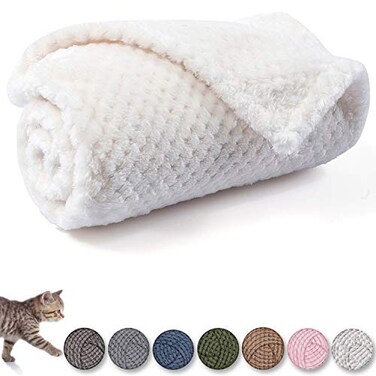 CUTEMATE Warm Soft Fuzzy Dog or Cat Blanket Plush Fleece Throws for Puppy Kitten Medium Large Dogs Ivory L40 x 48