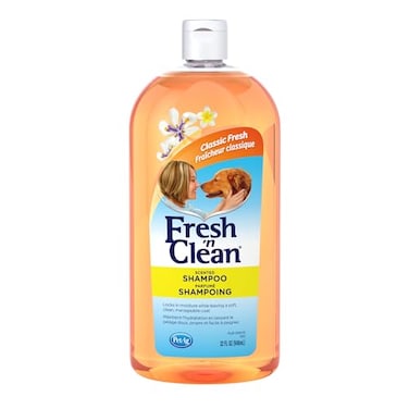 PetAg Fresh n Clean Scented Shampoo Classic Fresh Scent 32 oz Moisturizes with Vitamin E Aloe Vera Strengthens Repairs Coats Soap Free
