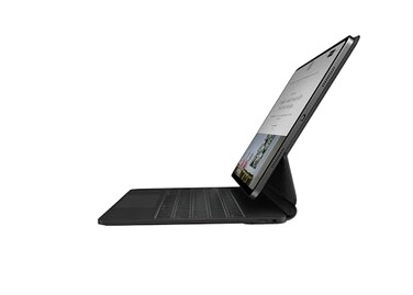 UNIQ Better By Design UNIQ VENNO for iPad Pro 11 Case Black Slim Magnetic Folder with Bluetooth Keyboard Trackpad
