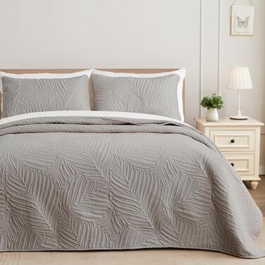 Exclusivo Mezcla Queen Quilt Bedding Set Lightweight Light Grey Quilts Queen Full Size for All Seasons Soft Microfiber Bedspreads Coverlets Bed Cover with Leaf Pattern 3 Piece