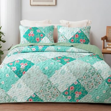 Whale Flotilla Patchwork Quilt King Size Extra Soft Boho Floral Bedspreads for Bed Reversible Lightweight King Quilt Bedding Set Printed Coverlets with 2 Pillow Shams for All Seasons Green