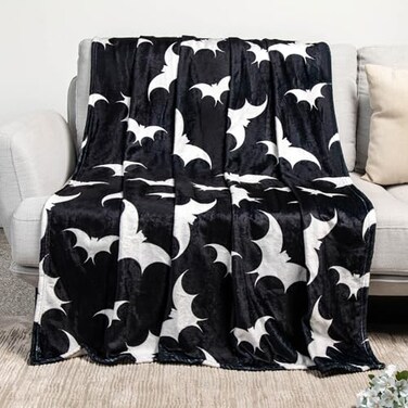 Artlunar Gothic Bat Pattern Throw Blanket Soft Flannel Spooky Home Decor for Couch Bed 50 x 60