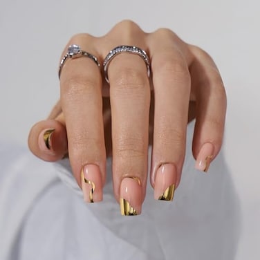 BTArtbox Press On Nails Short Square Gold Designed Press On Nails Winter Glue On Nails for Women Gifts Natural Fake Nail with Glue Glue On Nails in 16 Sizes 30 Nail Kit Gold Leaf