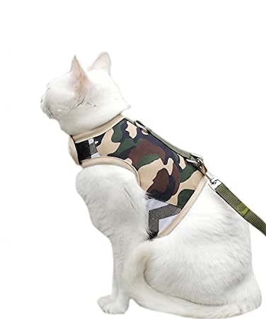 YIZHI MIAOW Yizhi Miaow Cat Harness and Leash Set for Walking Escape Proof Adjustable Cat Vest Harness Padded Stylish Cat Walking Jackets Camo Green Small