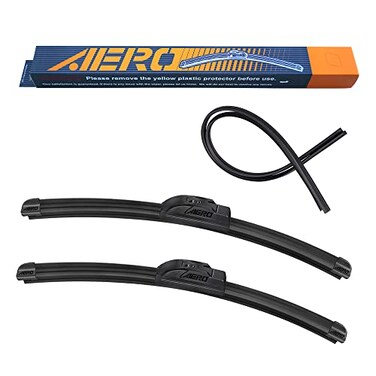 AERO Voyager 22 18 Windshield Wipers Premium AllSeason Automotive Replacement Wiper Blades with Extra Rubber Refills Pack of 2