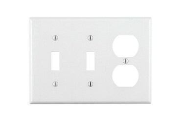 Leviton 3Gang 2Toggle 1Duplex Device Combination Wallplate Standard Size Thermoset Device Mount 88021 White