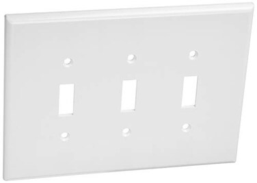Leviton 3Gang Toggle Switch Wallplate Oversized Thermoset 88111 White