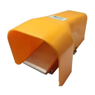 Interstate Pneumatics VFP440C 2Position 3Port Foot Pedal Air Control Valve 14 Inch NPT with Protective Shield