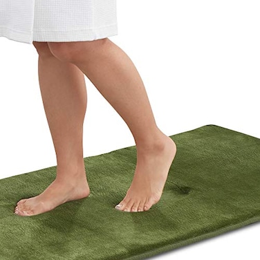 Genteele Memory Foam Bath Mat Non Slip Absorbent Super Cozy Velvet Bathroom Rug Carpet 17 inches X 24 inches Green