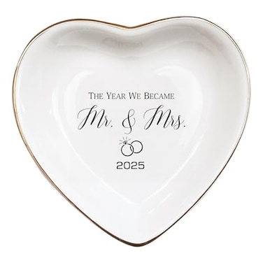Vancsenia The Year We Became Mr Mrs 2025 Ceramic Ring Dish for Wedding Jewelry Tray Elegant Keepsake Gift for Couples Ceramic Valet Tray for Jewelry Storage