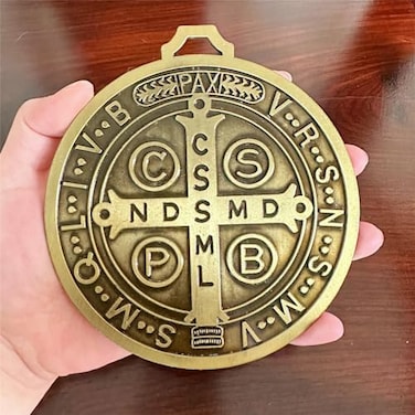 BONITTER EXTRA LARGE 5 INCH ST BENEDICT CROSS MEDAL VINTAGE BRASS TONE FINISH FOR WALL OR DESK DISPLAYMEDALLA DE SAN BENITO Golden