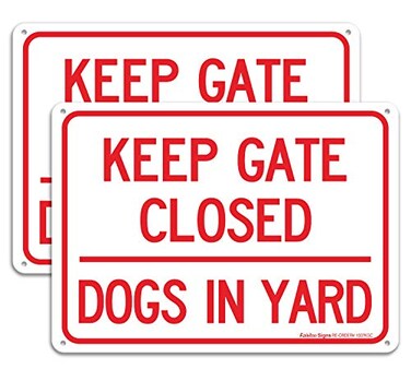 Faittoo 2 pack Keep Gate Closed Dogs in Yard Sign 10 x 7 Inches rectangle 040 Rust Free Aluminum UV Protected and Waterproof Weather Resistant Durable Ink Easy to Mount