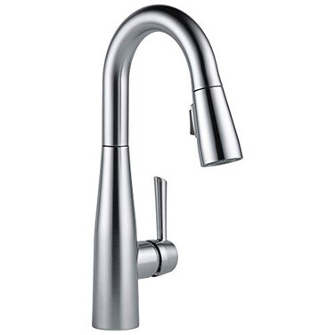 DELTA Delta Essa Brushed Nickel Bar Sink Faucet with Pull Down Sprayer Modern Single Hole Prep Sink Faucet Single Handle Arctic Stainless 9913ARDST