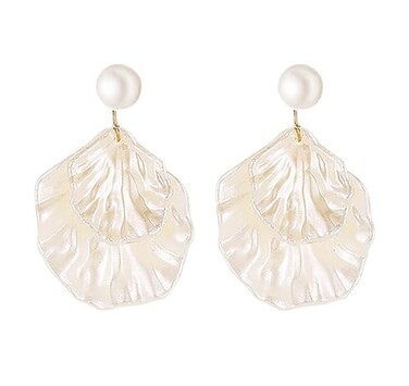 Spiritrain Seashell Pearl Stud Earrings for Women Ocean Sea Theme Sweet Double Layer Acrylic Shell Lightweight Dangle Drop Earrings for Summer Beach Holiday Halloween Party Jewelry Accessories Shell w