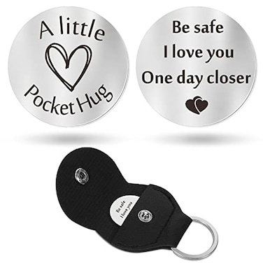 Sureio Pocket Hug Token Gifts for Men Boyfriend Girlfriend Inspirational Gift for Son Daughter Brother with Leather KeychainBe Safe
