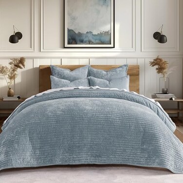 EverGrace Velvet Quilt Set King Size Luxurious Soft Striped Channel Bedding Set Lightweight Velvet Comforter for All Season Oversized Bedspread Coverlet with 2 Matching Shams Blue Linen