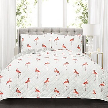 Lush Decor Kelly Flamingo Quilt Reversible 3 Piece Bedding Set with Pillow Shams Full Queen Coral and White