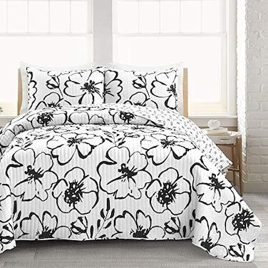 Lush Decor Scandinavian Floral Quilt Queen Size Reversible 3 Piece Set FullQueen Black White Floral Bedding Set Queen Quilt White Bedding