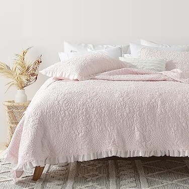 HORIMOTE HOME Pink Ruffled Quilt Twin Size StoneWashed Microfiber Lightweight Crinkled Farmhouse Rustic Shabby Chic Bedding Set 2 Pieces Reversible Bedspread with Pillow Sham for All Season