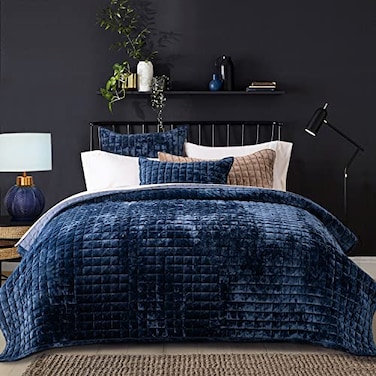 RECYCO Luxury Velvet Quilt Set King Size Lightweight Velvet Comforter Set Oversized Bedspread Coverlet Quilted Bedding Set with 2 Matching Pillow Shams for All Season Navy Blue