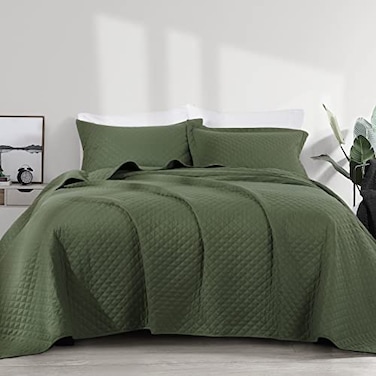 HOMBYS 3 Piece Oversized King Quilt Set Bedspread 120x132 Reversible Lightweight Coverlet Alaskan King Summer Comforter Set Alaskan King 120x132 Green