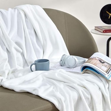 SLEEP ZONE White Fleece Blanket Super Soft Cozy Throw Flannel Blanket Lightweight Comfy Fuzzy Blanket Plush Throw Blankets for Couch Sofa Bed Camping Travel 50x60Inches