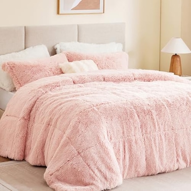 Intelligent Design Malea Shaggy Comforter Set Long Faux Fur Cozy Down Alternative Modern Casual Ultra Soft All Season Fluffy Bedding with Matching Sham FullQueen Blush 3 Piece