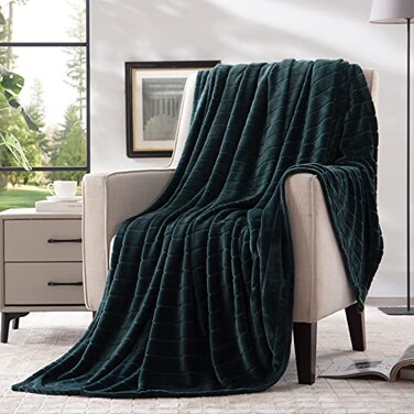 Bertte Throw Blanket 330 GSM Super Soft Lightweight Luxury Fleece Blankets for Couch Sofa Bed Ultra Luxurious Warm and Cozy for All Seasons 50x 60 Forest Green
