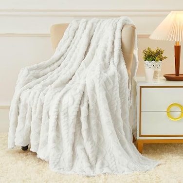Aganear Flannel Throw Blanket Cozy Soft Lightweight Fuzzy Flannel Throw Blanket for Women Warm Decorative Present for All Seasons Portable Throw Blankets for Couch Sofa Bed Car50x60 White
