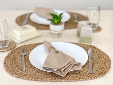 Chardin home Chardin Home Set of 4 Jute Braided Oval Placemats 13x19 Inch Rustic Natural Jute Table Mats Handwoven Boho Farmhouse Style EcoFriendly Artisan Dining Decor