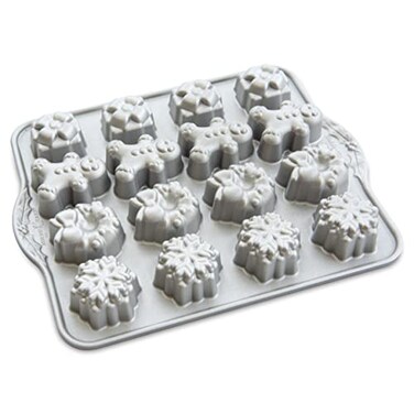 Nordic Ware Holiday Teacakes Cakelet 3 Cup Capacity Silver