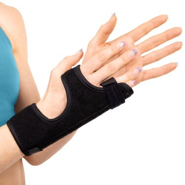 جبيرة BraceAbility لعلاج كسور إصبع الملاكم في عظم المشط، لتخفيف الألم الناتج عن كسور إصبعي الخنصر والبنصر، أو إصبع المطرقة، أو إصبع المطرقة، أو إصبع الزناد، أو إصبع المطرقة، أو إصبع اليد اليمنى أو اليسرى.