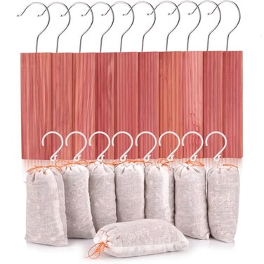 Homode Cedar Blocks Cedar Hang Ups for Clothes Storage Cedar Sachets for for Closets and Drawers Fresh Scent Ceder Wood 18 Pack