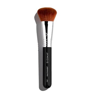 Sigma Beauty F47 Multitasker Makeup Brush MultiUse Face Makeup Brush for Blending Contouring Buffing Use with Foundation Blush Bronzer Contour or Highlighter 1 Brush