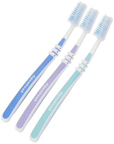 AQUAFRESH TOOTHBRUSHES Medium 3s Pack of 1