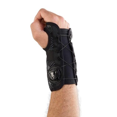 DonJoy Performance Bionic ReelAdjust Wrist Brace Right MediumLarge