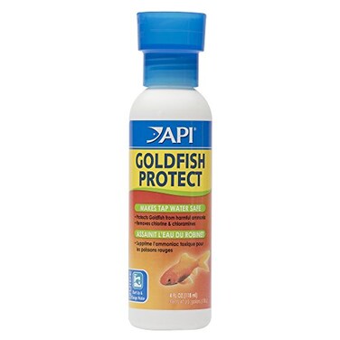API GOLDFISH PROTECT Aquarium Water Conditioner 4Ounce Bottle