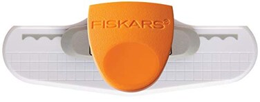 Fiskars Border Punch, Scallop Sentiment